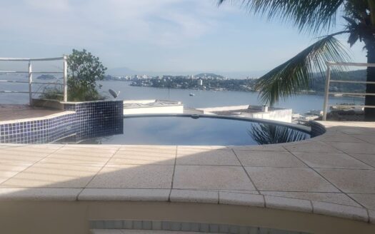 Excelente casa com lazer em condomínio alto padrão. com vista panorâmica.