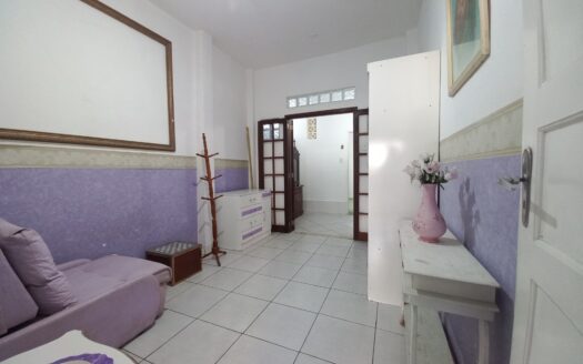 Alugo casa térrea em condominio com porteiros 24h na Taquara.